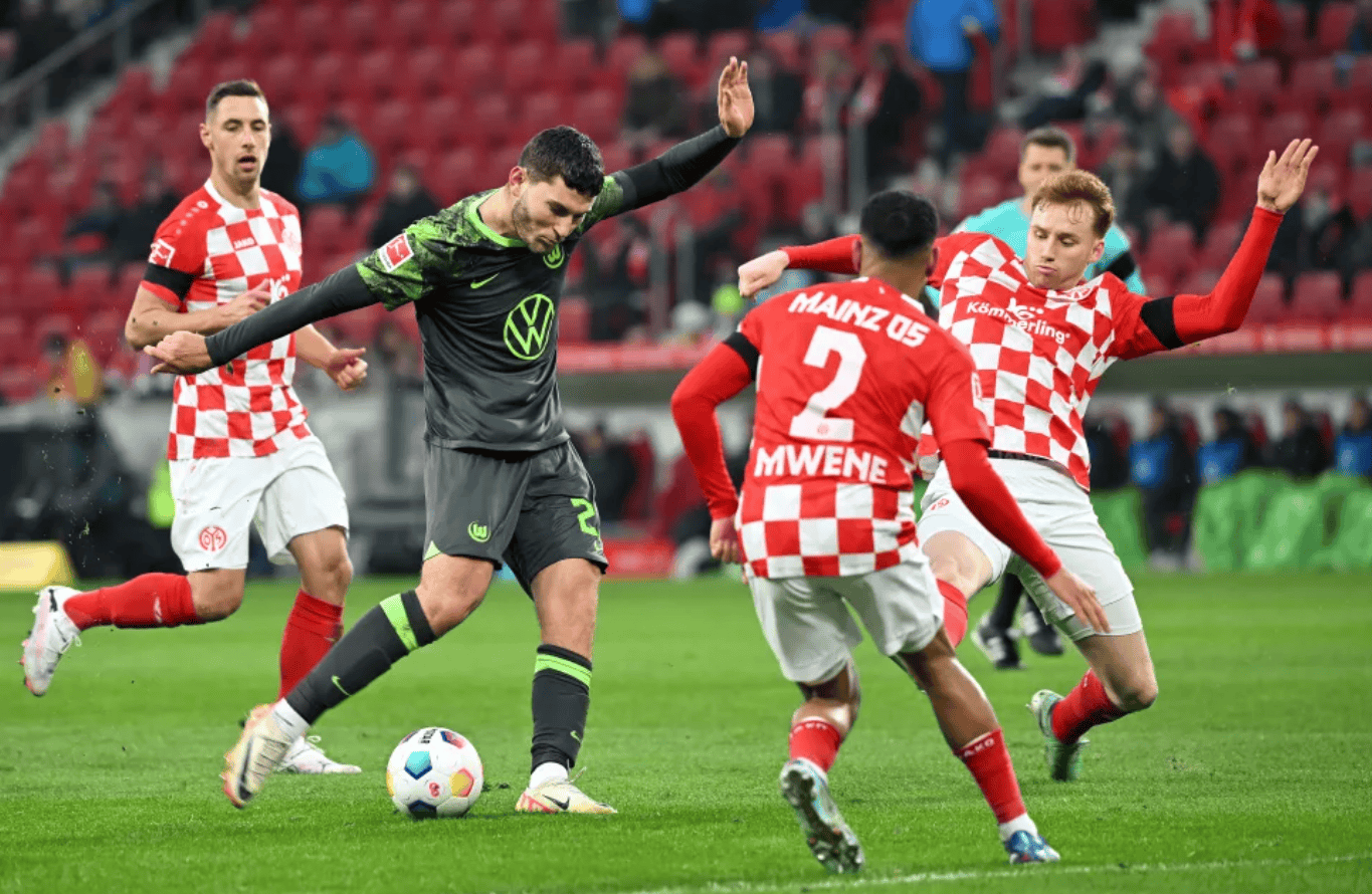 爱游戏-沙尔克04vs门兴格拉德巴赫